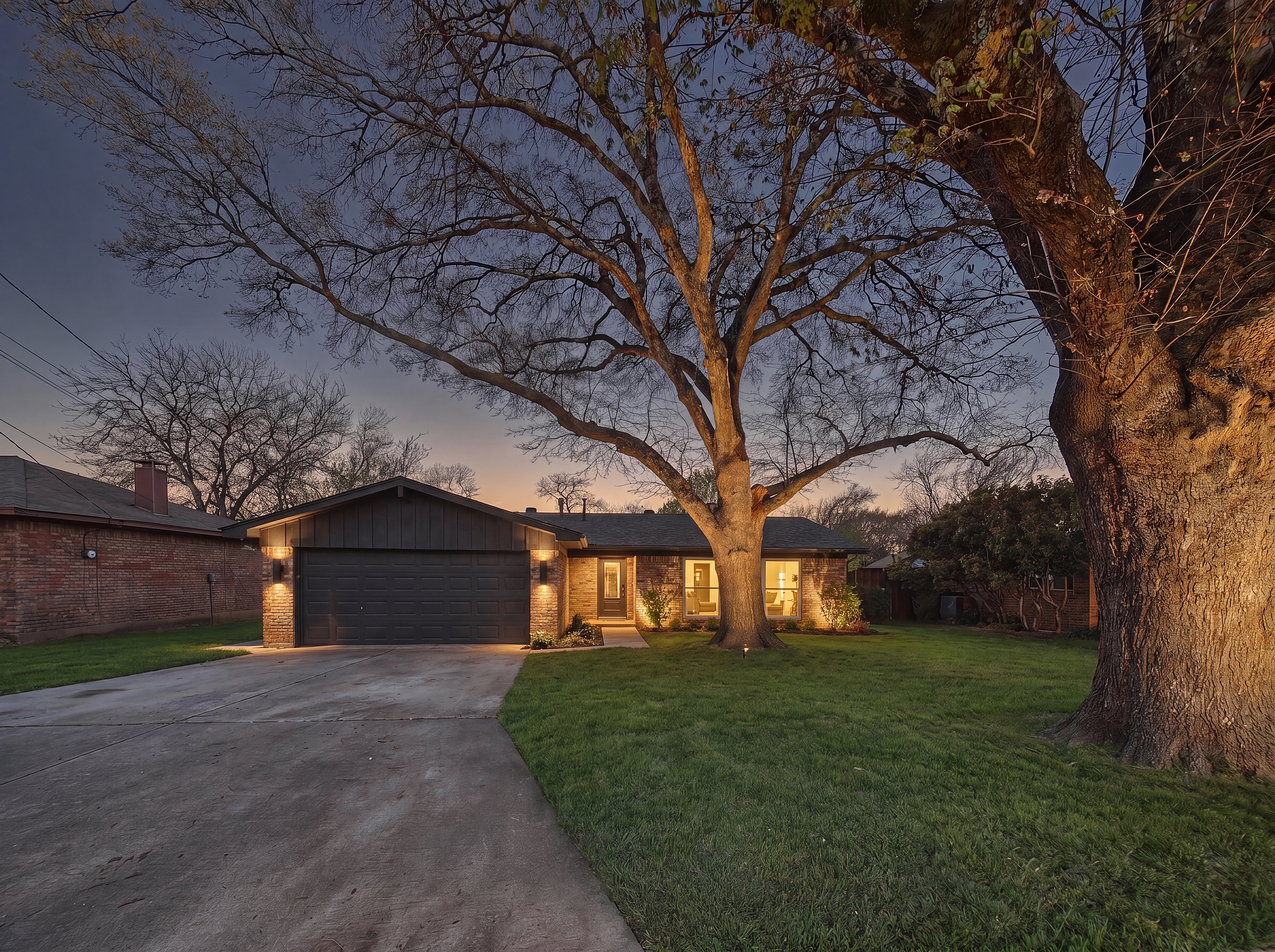 9501 North County Road, Frisco twilight